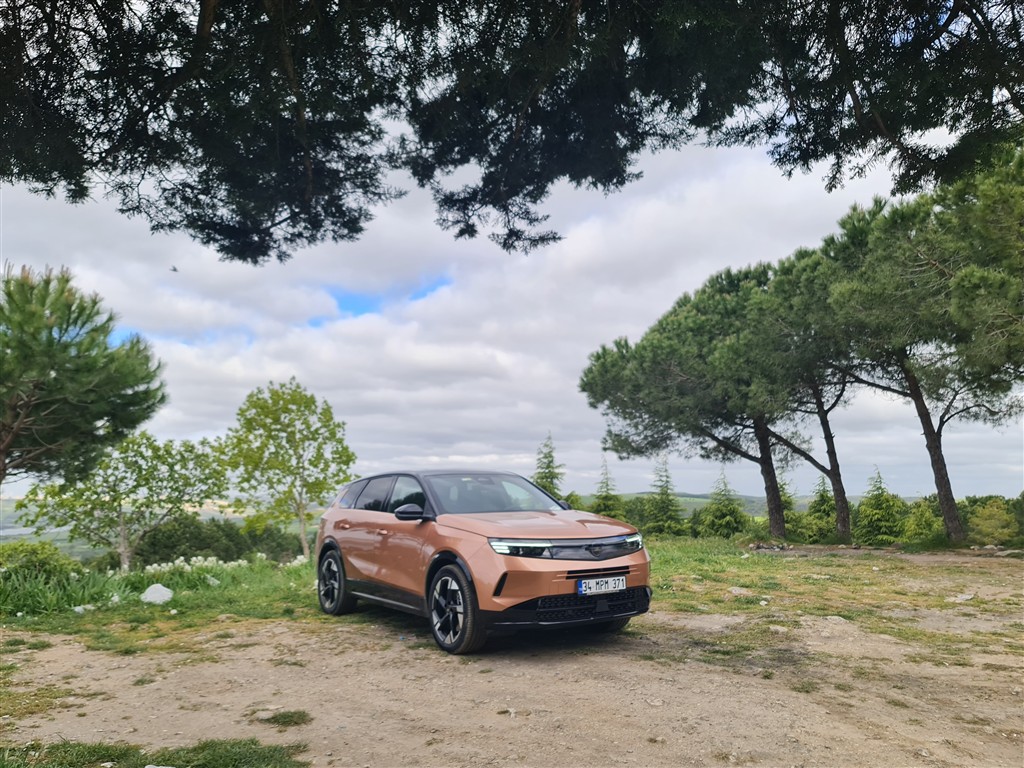 Sessiz Güç, Rafine Sürüş: Yeni Opel Grandland Elektrikli