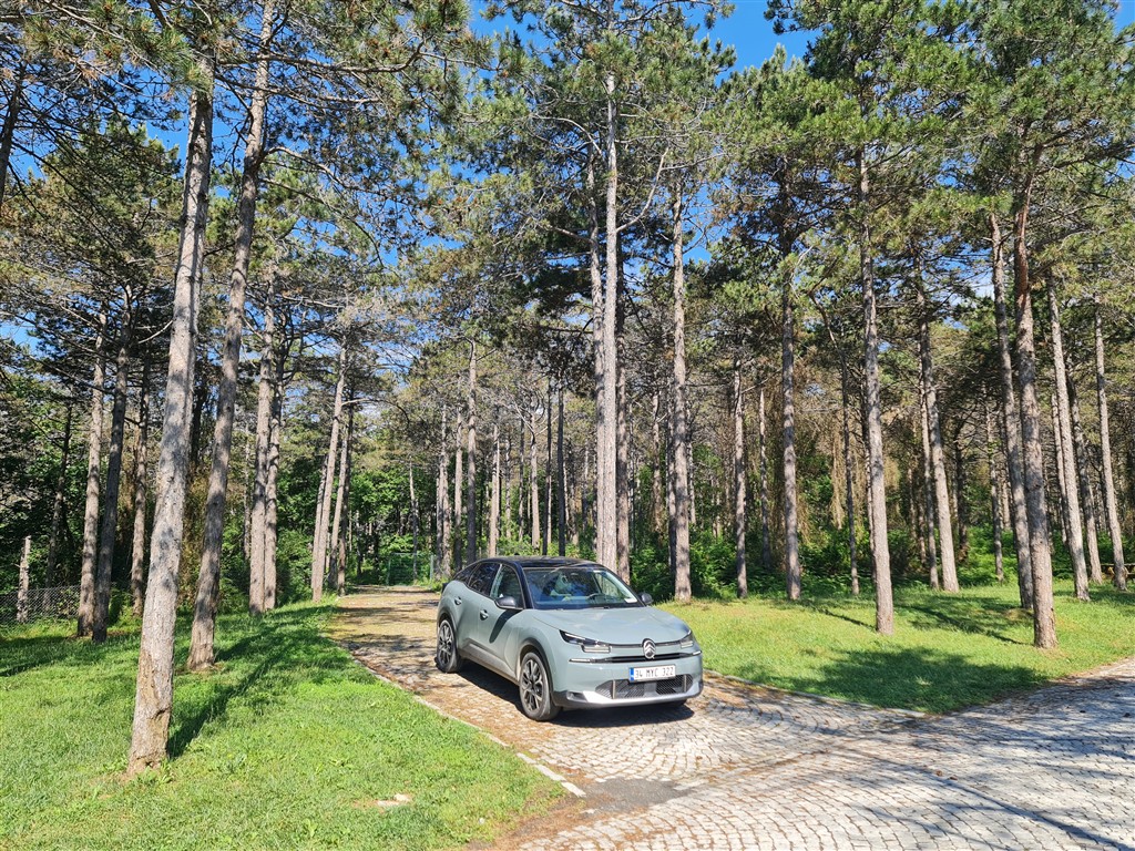 Sessiz, Konforlu ve Sıra Dışı: Citroën ë-C4