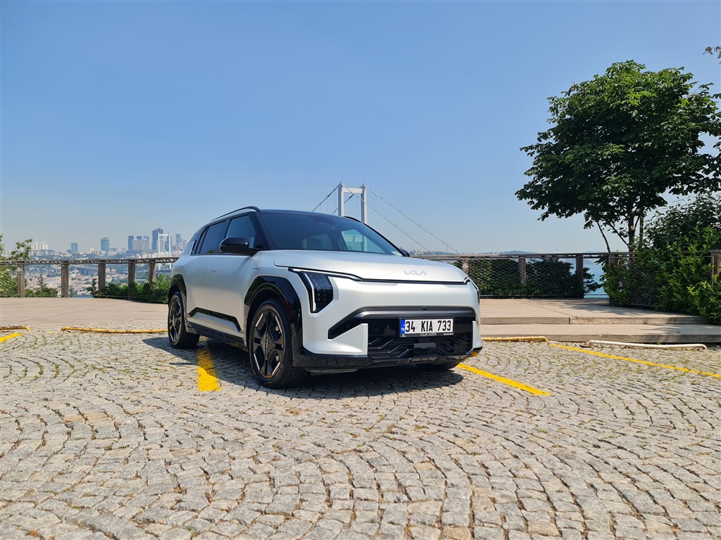Kompakt SUV’da Elektrikli Konforun Yeni Tanımı : Kia EV3 GT-Line