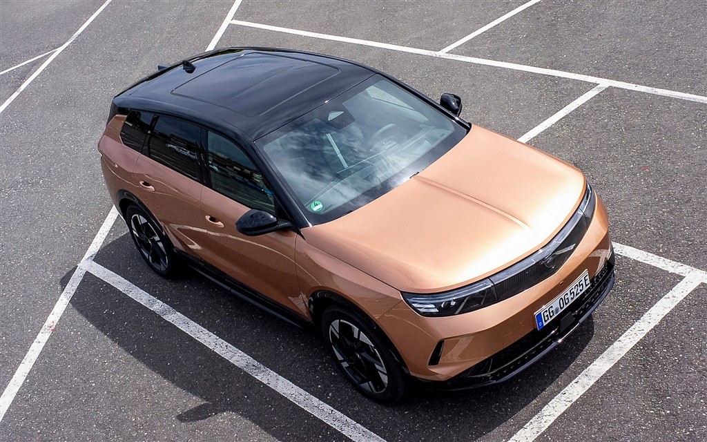 Opel Modelleri Panoramik Cam Tavan Özelliği ile Özgürlüğün Kapılarını Açıyor!