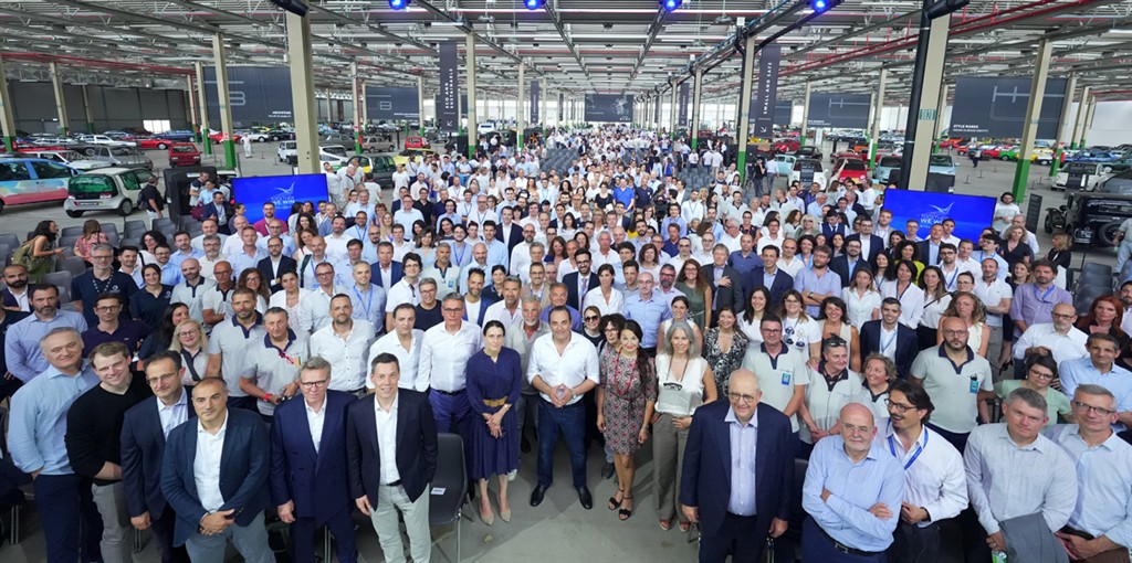 Stellantis’in CEO’su Antonio Filosa Uygulamak İstediği Kültürel Çerçeveyi Çalışanlarıyla Paylaştı!