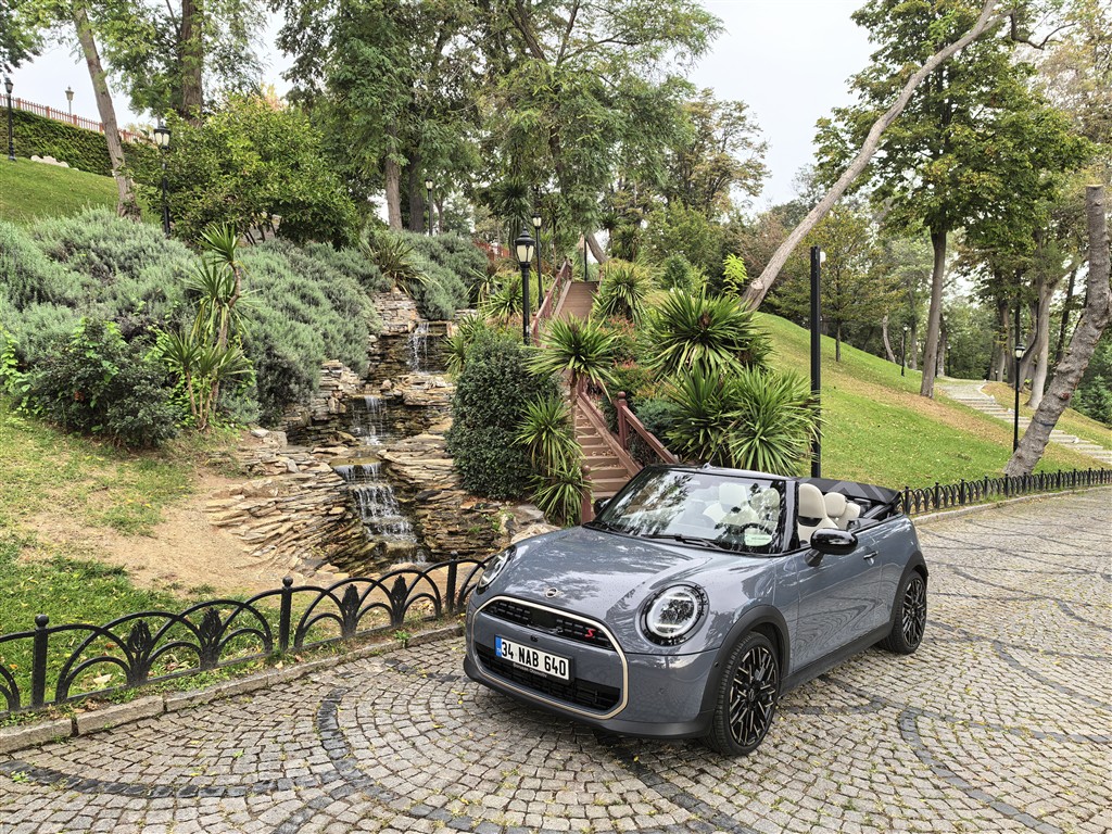 Havalı Olmayı Sevenlere: MINI Cooper S Cabrio