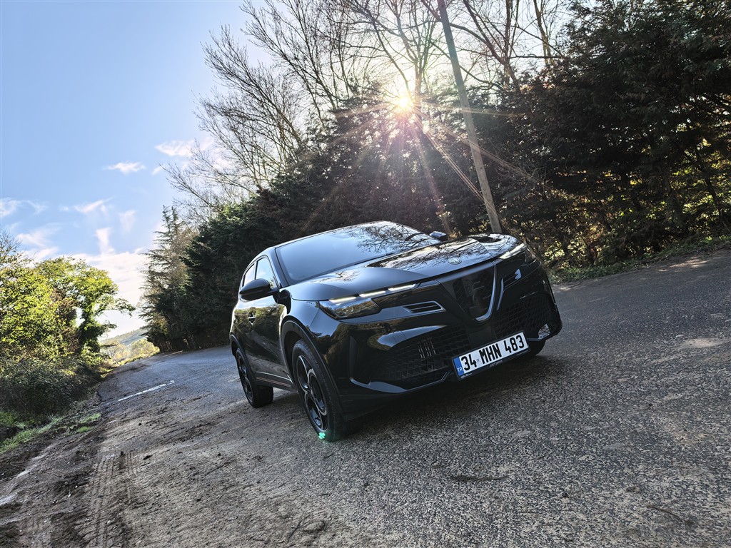 Alfa Romeo Junior Ibrida Speciale Küçük Alfa, Büyük Karakter