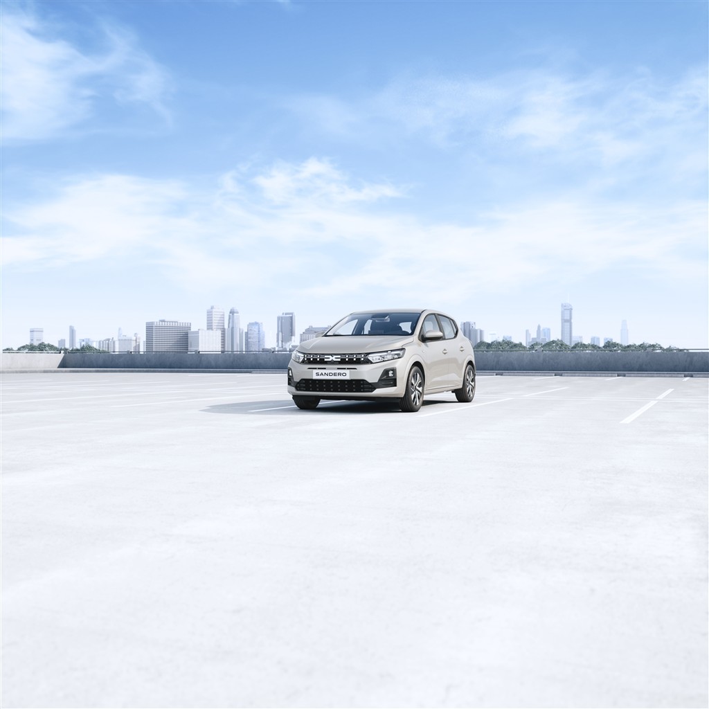 YENİ DACIA SANDERO AVANTAJLI FİYATIYLA ve GÖZ ALICI TASARIM DETAYLARIYLA YOLLARDA