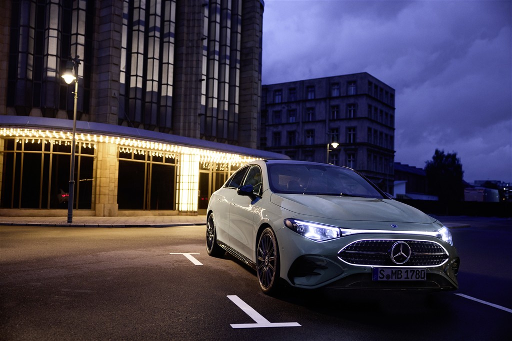 48 volt teknolojili, içten yanmalı yeni Mercedes-Benz CLA şimdi Türkiye’de