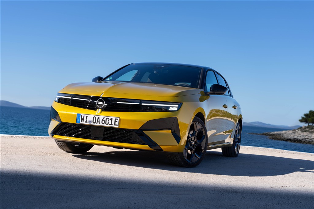 Opel 10 Yıl Aranın Ardından Paris Otomobil Fuarı’na Geri Dönüyor!