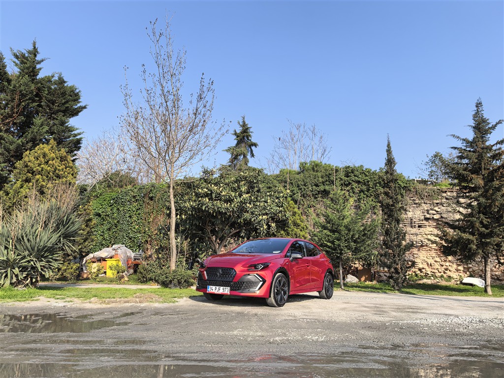 B Segmentinde Sportif Bir Dokunuş: Yeni Renault Clio Esprit Alpine