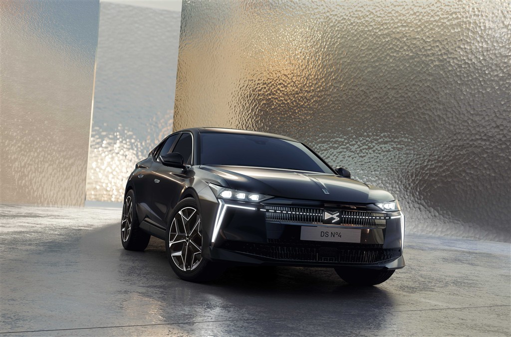 LÜKSE ATILAN PARİS İMZASININ EN GÜNCEL YORUMU YENİ DS N°4 TÜRKİYE’DE